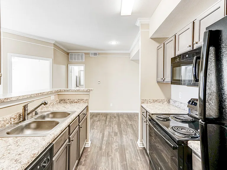 Saxony at Chase Oaks Apartments — Photo 5