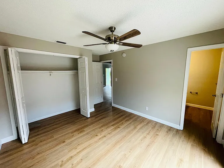 511 Duchess Ct #1 — Photo 15