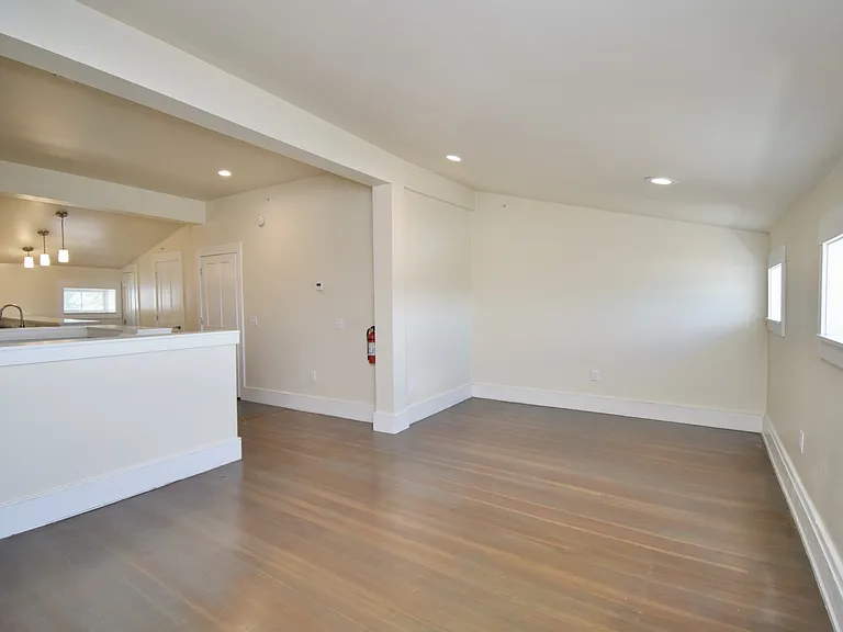 105 Peete St #2 — Photo 12