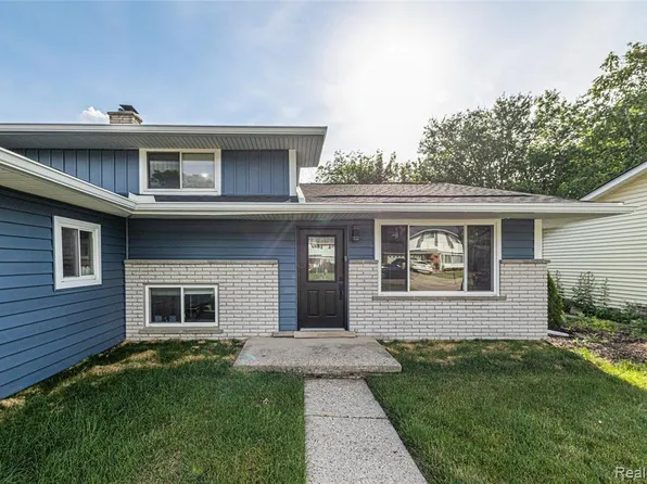 676 Sheffield Rd, Auburn Hills, MI 48326
