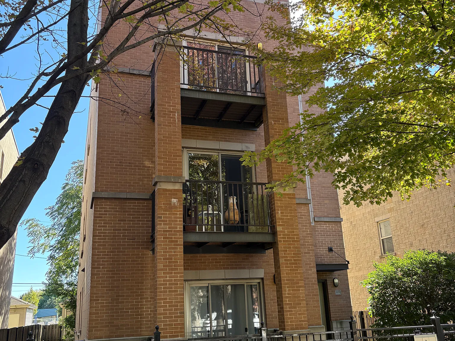 3 bed, 1450 sqft, $3,270 — Photo 1