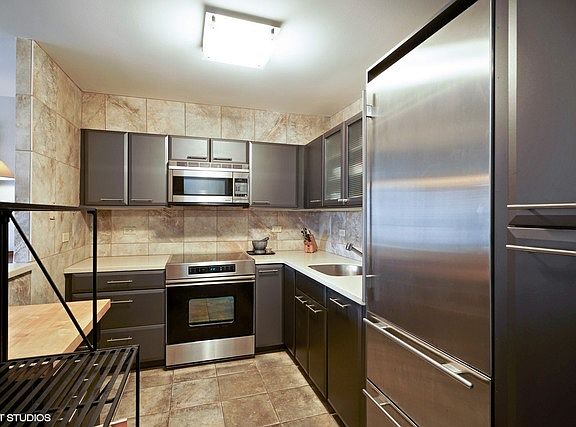 3rd image of 1560 N Sandburg Ter APT 806
