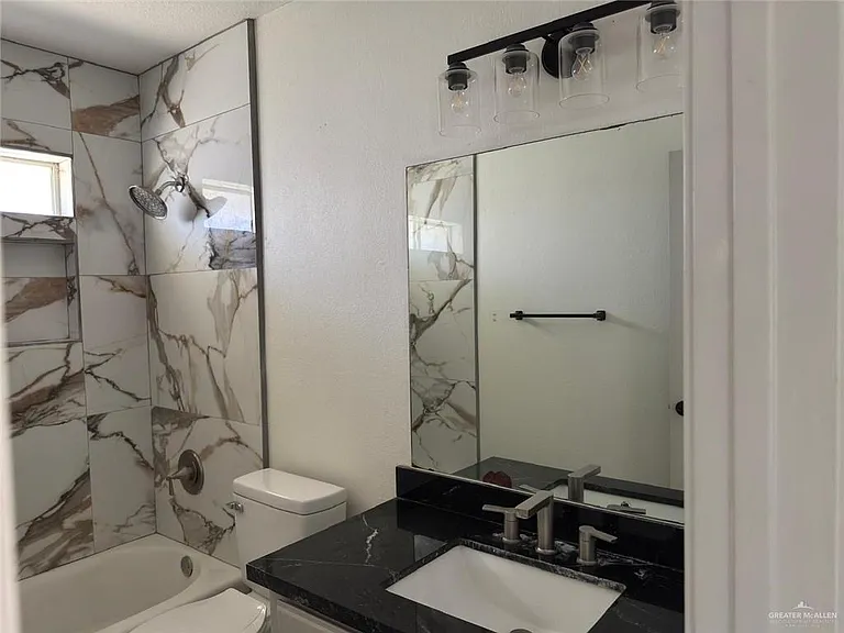918 Stonehaven Blvd — Photo 7