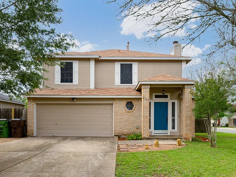 237 Sunshadow Dr — Photo 1