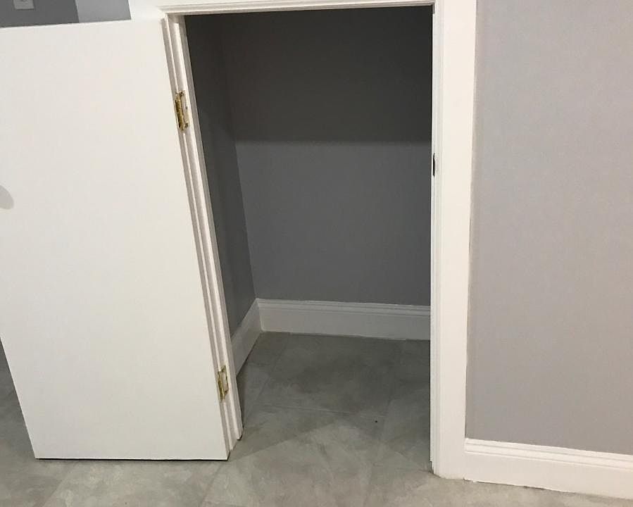 1st image of 254 Robinson Ave #2