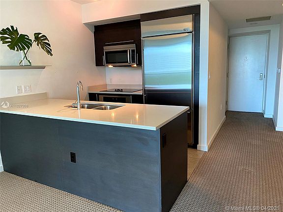 3rd image of 500 Brickell Ave APT 700