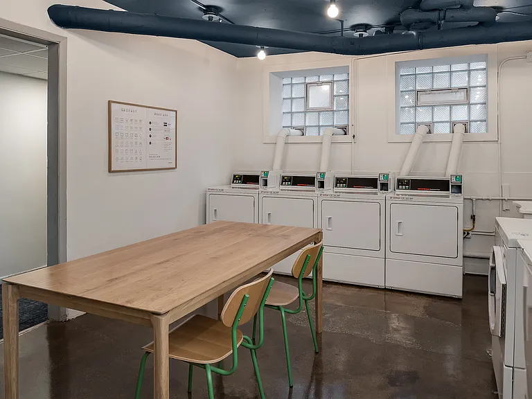 530 W. Arlington Pl. — Photo 10