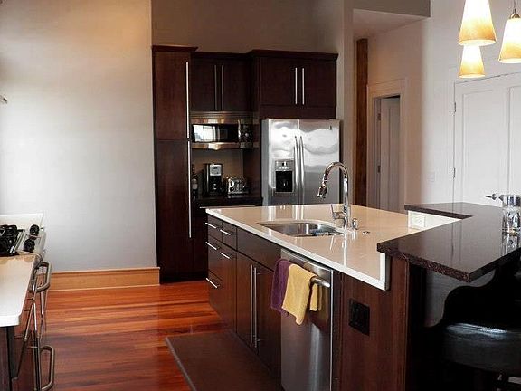 3rd image of 201 W Willow St #2
