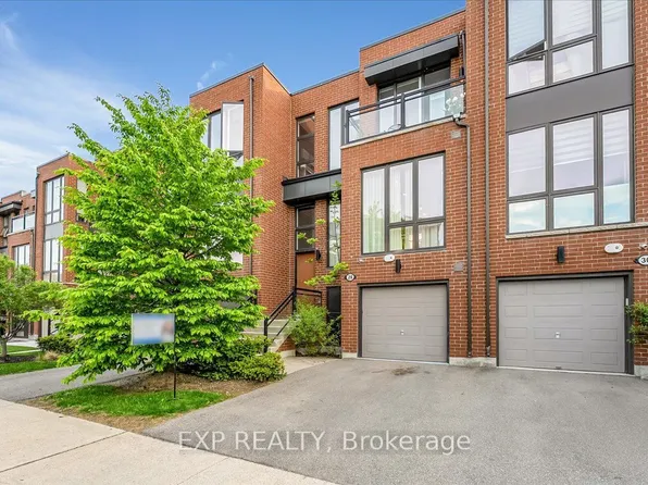28 Crestridge Dr, Vaughan, ON L4J 0K1