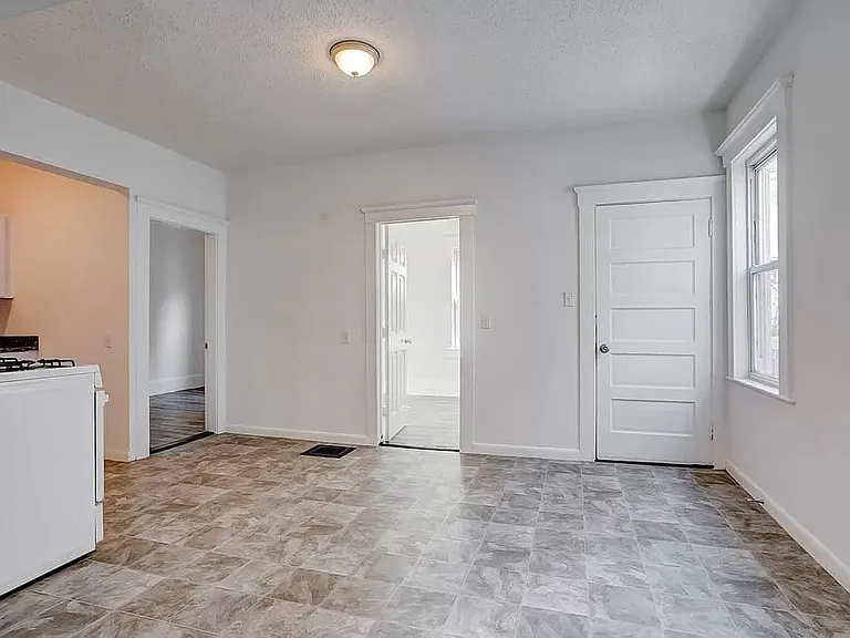 11 Salem St #2 — Photo 4
