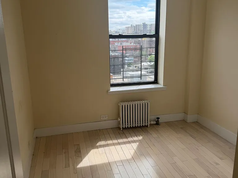 658 W 188th St #5E — Photo 13