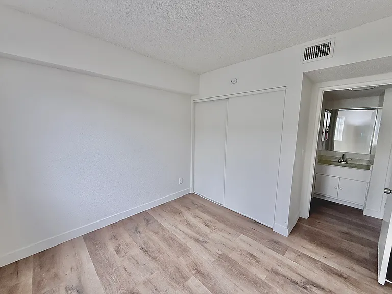 11058 Cantlay St #2 — Photo 7