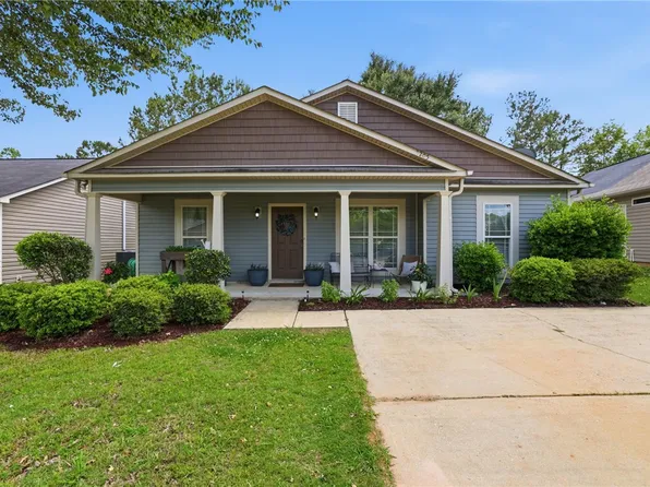 2205 Winding Oak Dr, Opelika, AL 36804