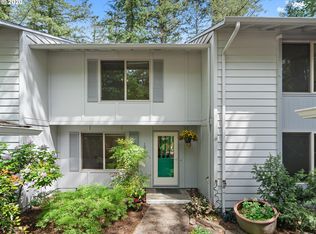 4270 Woodside Cir, Lake Oswego, OR 97035