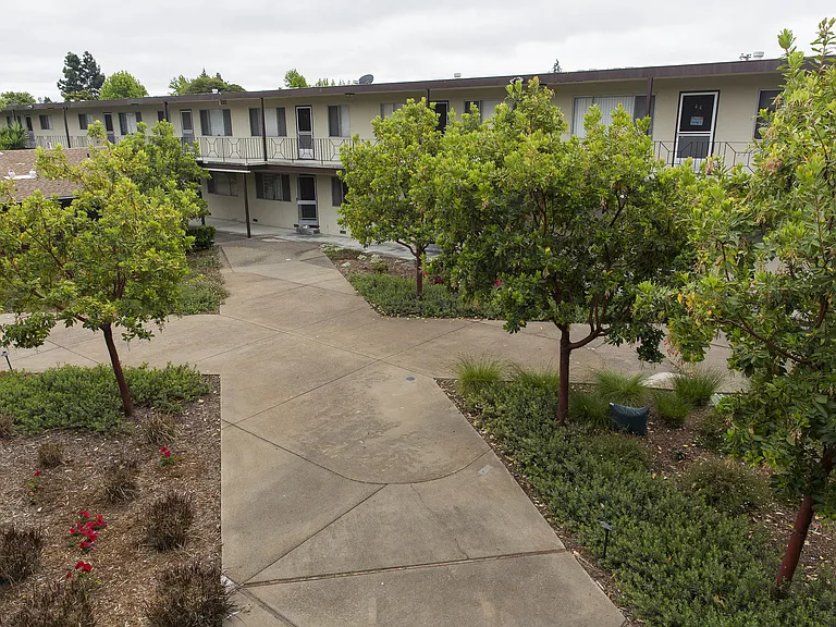 Midway Manor Apts. — Photo 27