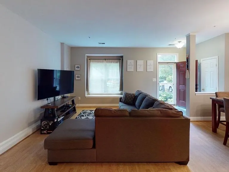 8605 Capistrano Way — Photo 10