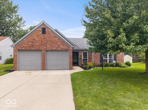 11546 Jamestown Dr W, Fishers, IN 46038