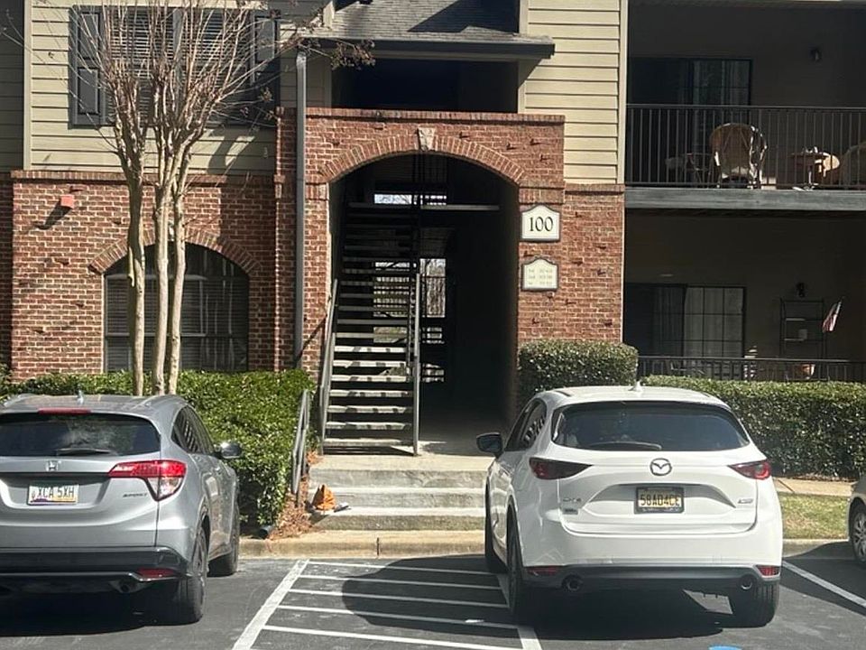 1st image of 118 Sterling Oaks Dr #118