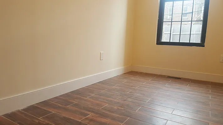 Rented by EXR | media 27