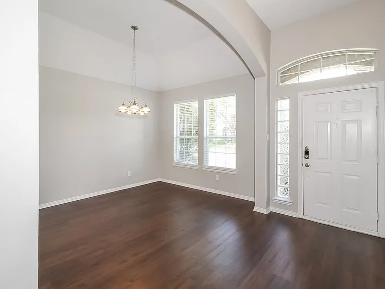 828 Pinnacle Cir — Photo 8