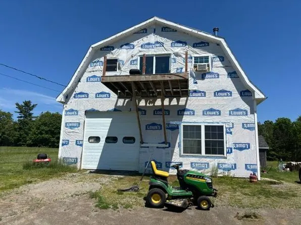 45 Patterson Ln, Levant, ME 04456
