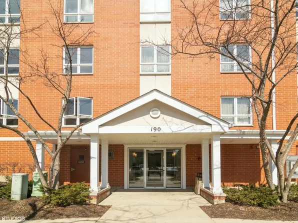 190 N Milwaukee Ave APT 504, Wheeling, IL 60090