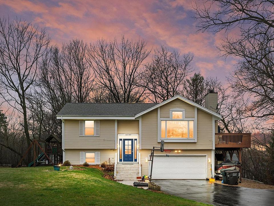 1st image of W299S10917 Valley Ridge DRIVE