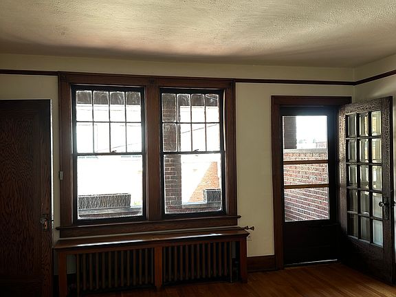 5th image of 420 Short St #4