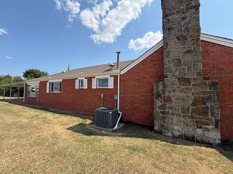 2919 W Main St — Photo 44