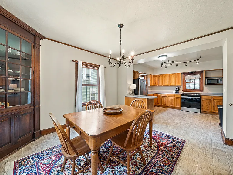 Dining area - kitchen