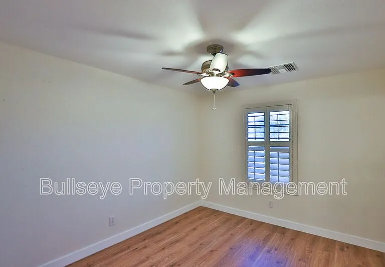 7321 N 89th Dr — Photo 16