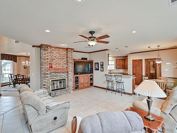 5th image of 1389 Fairhaven Dr