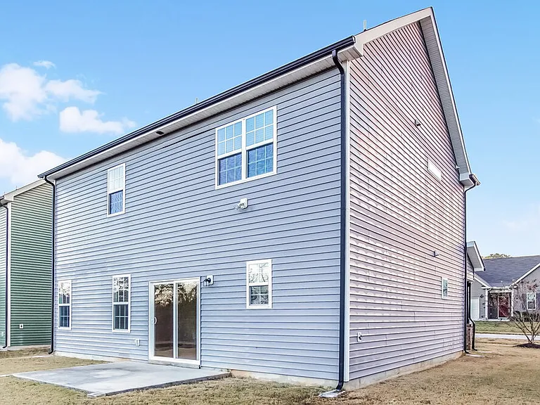 105 Sloan Dr — Photo 15