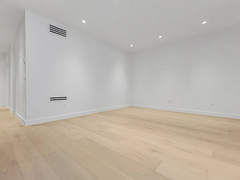 453 Hudson St #1G — Photo 16
