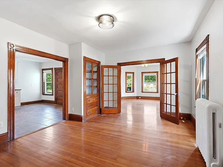 352 Beulah St #1 — Photo 6