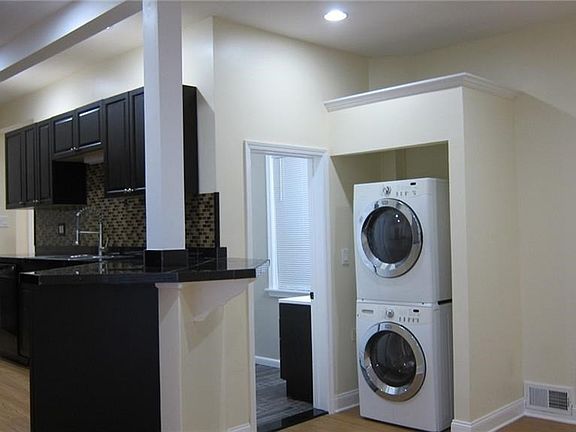 3rd image of 333 Pennsylvania St #1