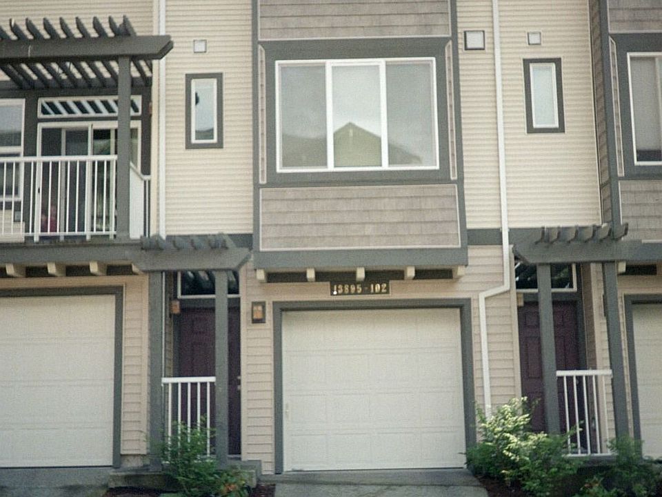 13895 SW Barrows #102