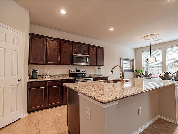 3rd image of 217 Turnstone Dr