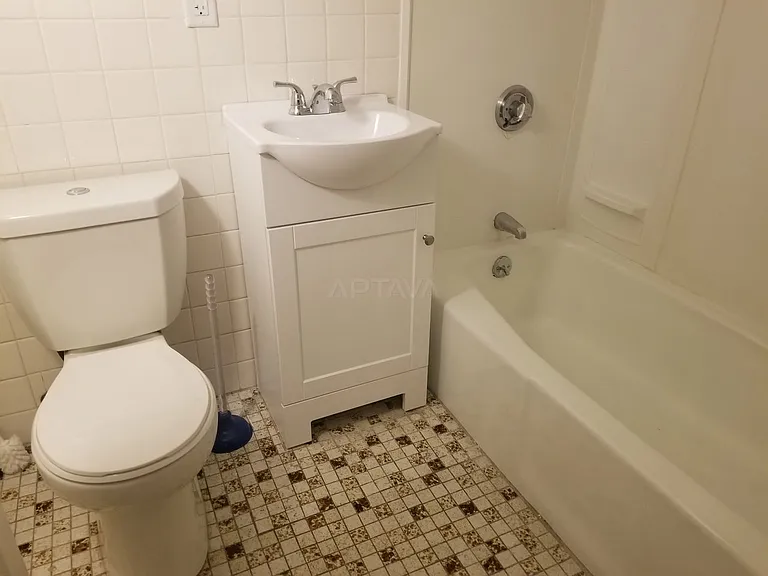 2 Park Ave #1 — Photo 3