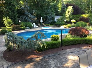 4 Andrea Ct, Manalapan, NJ 07726