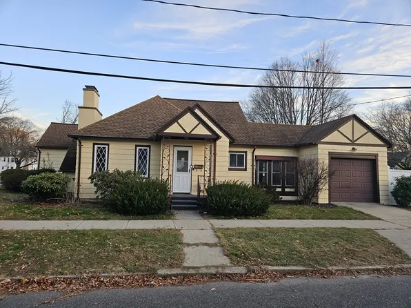 216 W Franklin St, Holyoke, MA 01040
