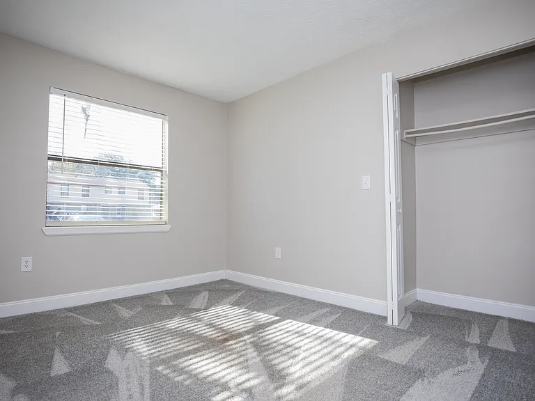 Oakview Landing Apartments — Photo 21