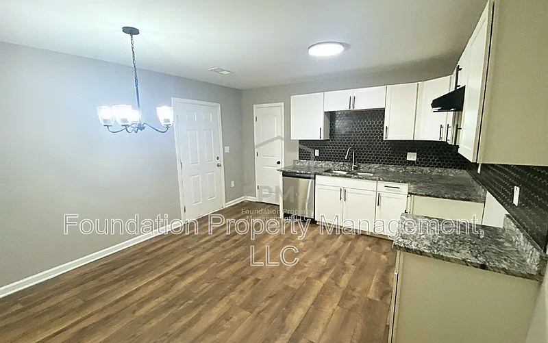 3 bed, 2.0 bath, 1495 sqft, $1,500 — Photo 4