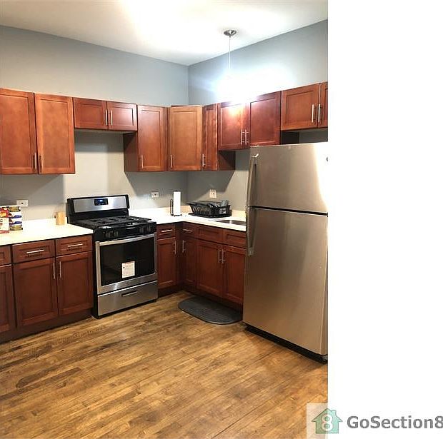 1st image of 3907 W Van Buren St #1