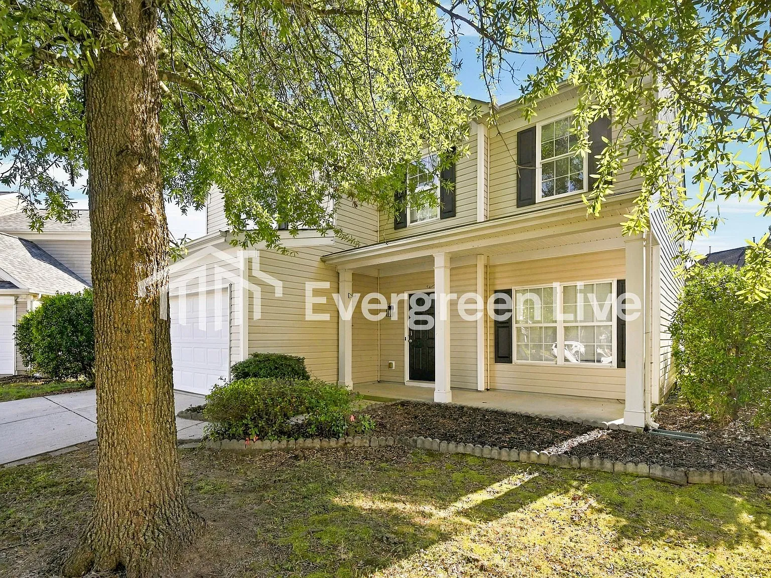 4 bed, 2.5 bath, 1948 sqft, $2,095 — Photo 2