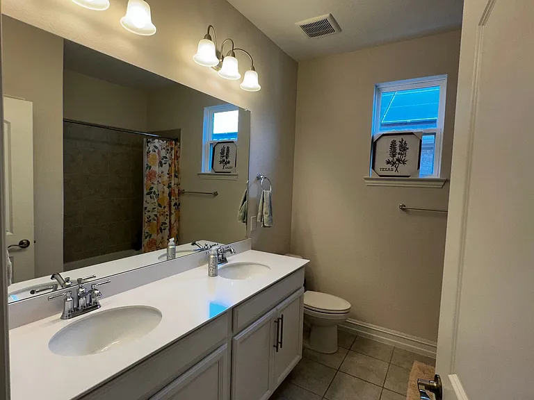 2616 Melrose Dr — Photo 18