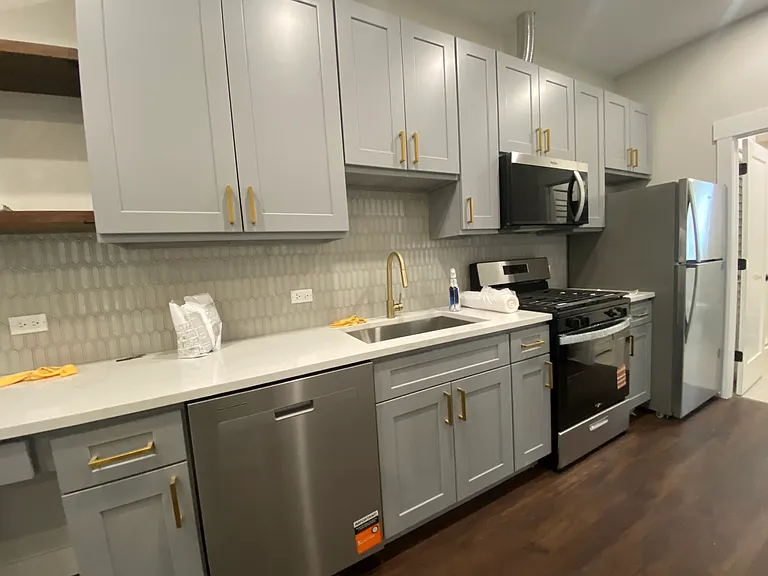 2719 N Pine Grove Ave #102 — Photo 5