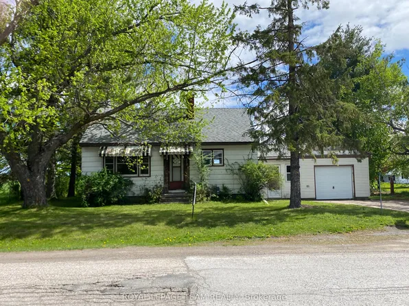 204 Baskin Dr E, Arnprior, ON K7S 3G8