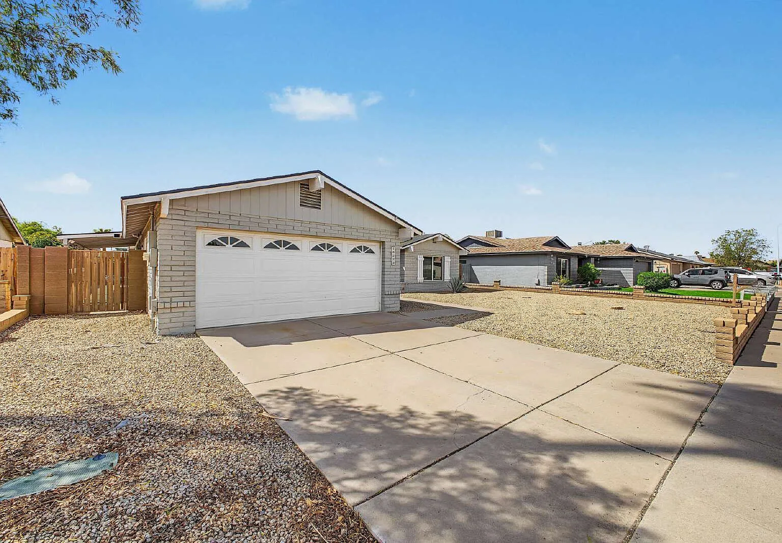 3 bed, 2.0 bath, 1926 sqft, $2,150 — Photo 3