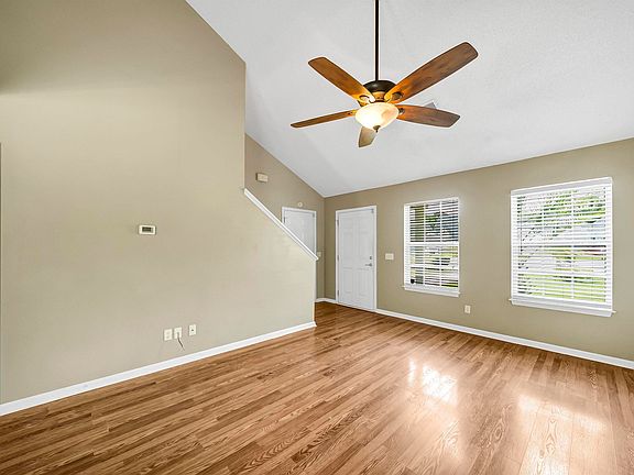 5th image of 135 Merowey Ct